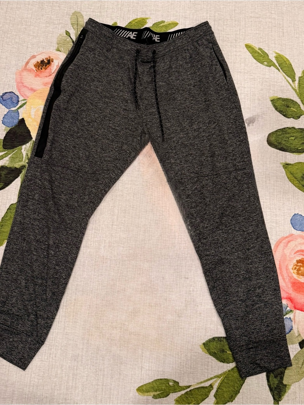 American Eagle Outfitters Charcoal Gray Men’s Jogger Sweatpants